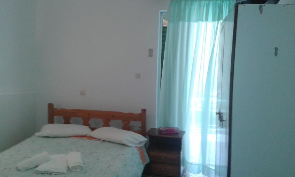 Manoleas Rooms To Let Leonídion 部屋 写真